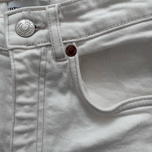 ZARA High Waisted Rolled Up Hem Wide Leg Off White Jeans - Picture 6 of 9